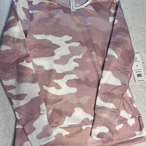 Yogo NWT Pink Camo Lightweight Fleece Sweatshirt Pullover – Size S
